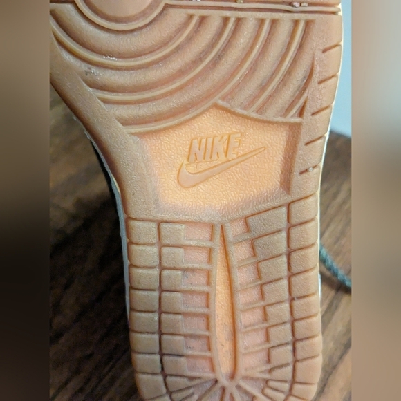 Nike Dunk Sky Hi Essential Green Sneakers Wedge Women's 7 - Picture 17 of 17